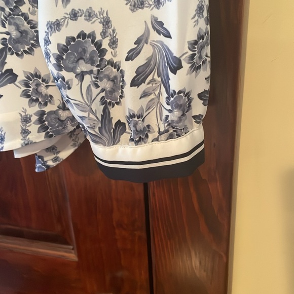 Loft rayon long sleeve blouse - Picture 4 of 4